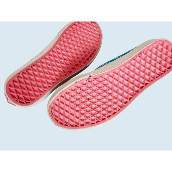 VANS x HELLO KITTY Sanrio Special Edition Low Pro Lace Up Sneakers Sz 7 - Picture 8 of 8